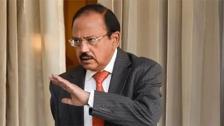 প্রতিবেশী তিন দেশে সরকার পরিবর্তনকে যেভাবে দেখছে ভারত