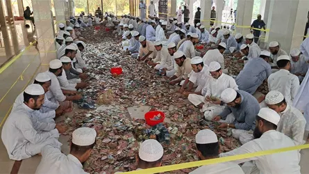 পাগলা মসজিদের দানবাক্সে মিলল ২৮ বস্তা টাকা, চলছে গণনা