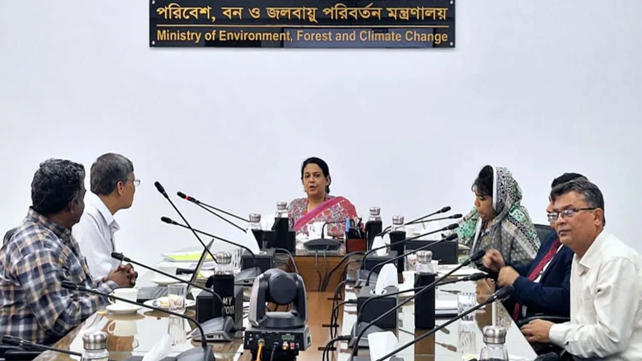 জলবায়ু মোকাবেলায় টেকসই কর্মসূচি বাড়ানো হবে : পরিবেশ উপদেষ্টা