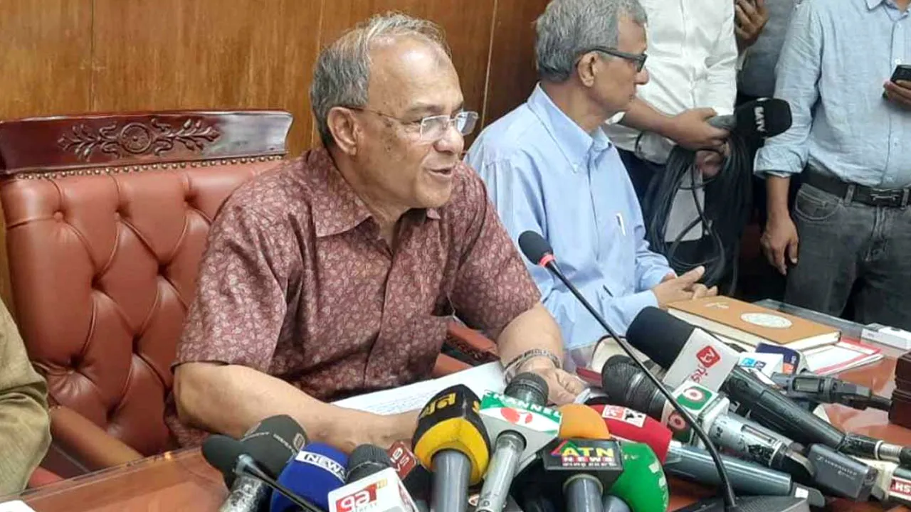 নববর্ষ ঘিরে কোনো নিরাপত্তা হুমকি নেই : স্বরাষ্ট্র উপদেষ্টা