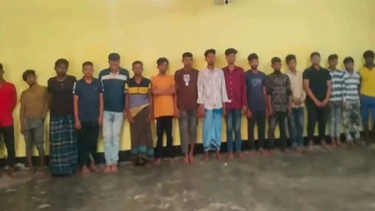 খুলনায় বাটা শোরুম ও কেএফসিতে লুটপাটে জড়িত ৩১ জন আটক
