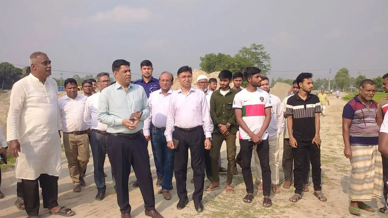 চীনের হাসপাতাল নির্মাণে নীলফামারীর প্রস্তাবিত জমি পরিদর্শন
