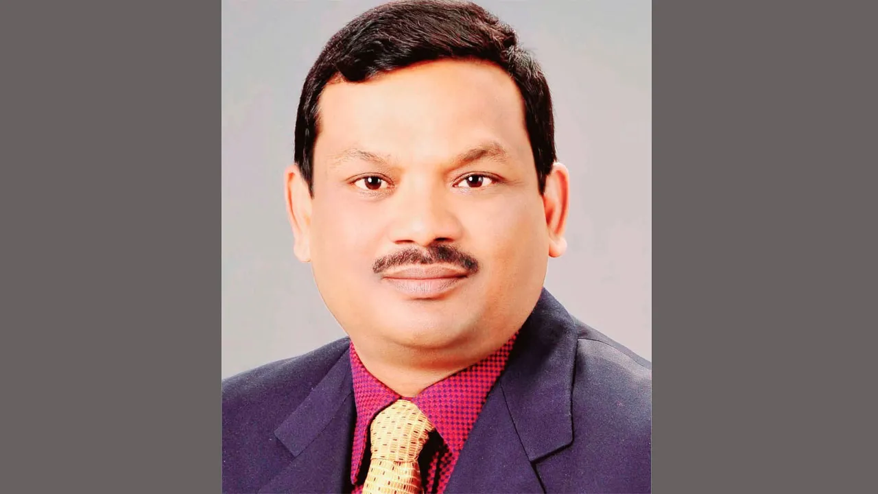 লালমনিরহাট জেলা পরিষদের প্রশাসক মমিনুল হক