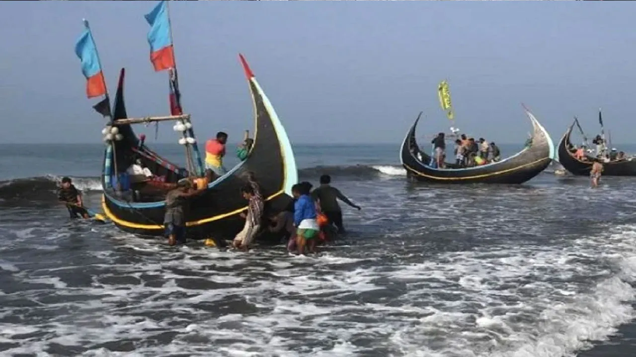 আজ থেকে সমুদ্রে ৫৮ দিন মাছ ধরা নিষেধ