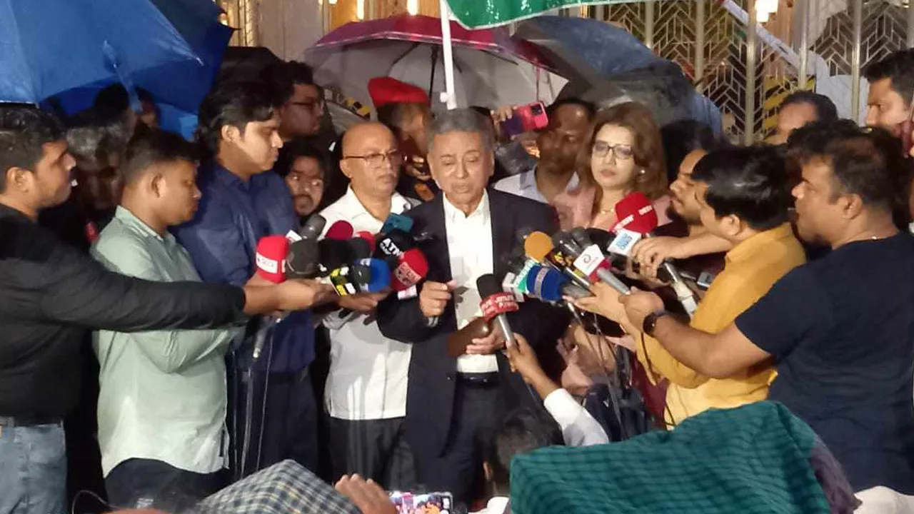 নির্বাচন ডিসেম্বরের আগেও হতে পারে : আমির খসরু