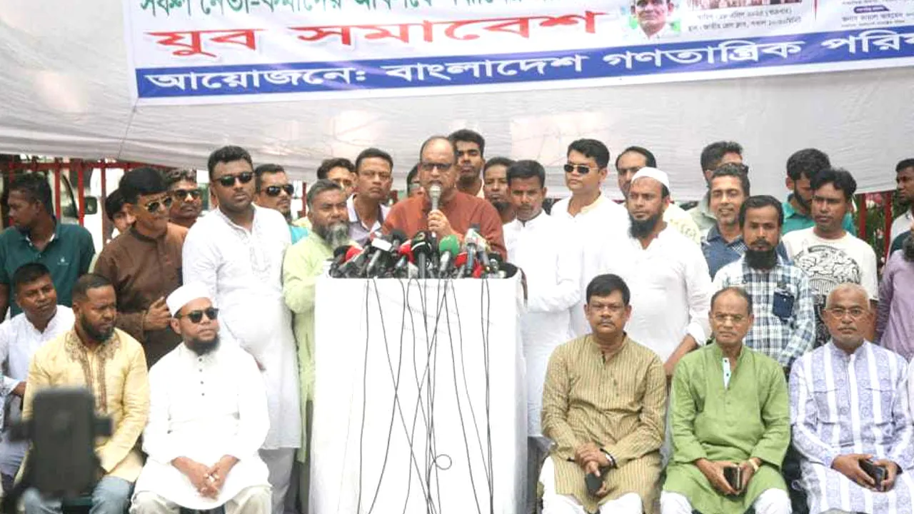 নির্বাচনের তারিখ নির্দিষ্ট করে বলেন : অন্তর্বর্তী সরকারকে দুদু