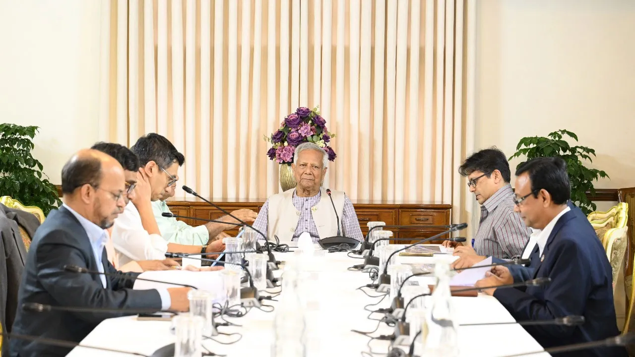 চট্টগ্রাম বন্দরের সক্ষমতা বাড়ানোর নির্দেশ প্রধান উপদেষ্টার