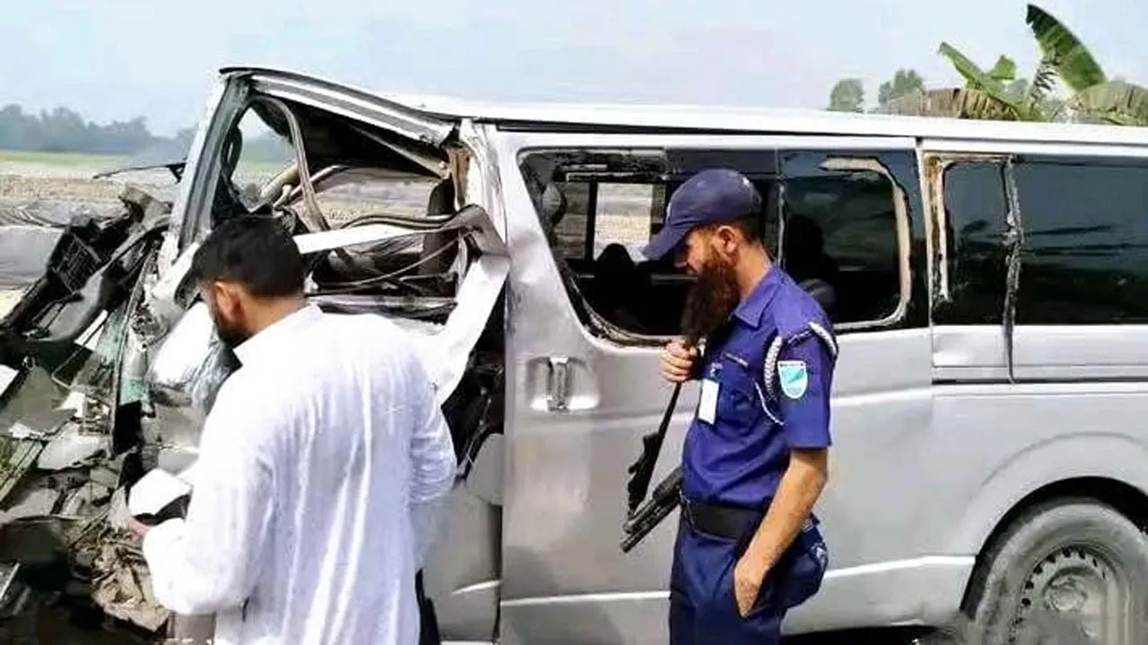 ‘মার্চ ফর গাজায়’ যাওয়ার পথে সড়ক দুর্ঘটনায় আহত ১৩