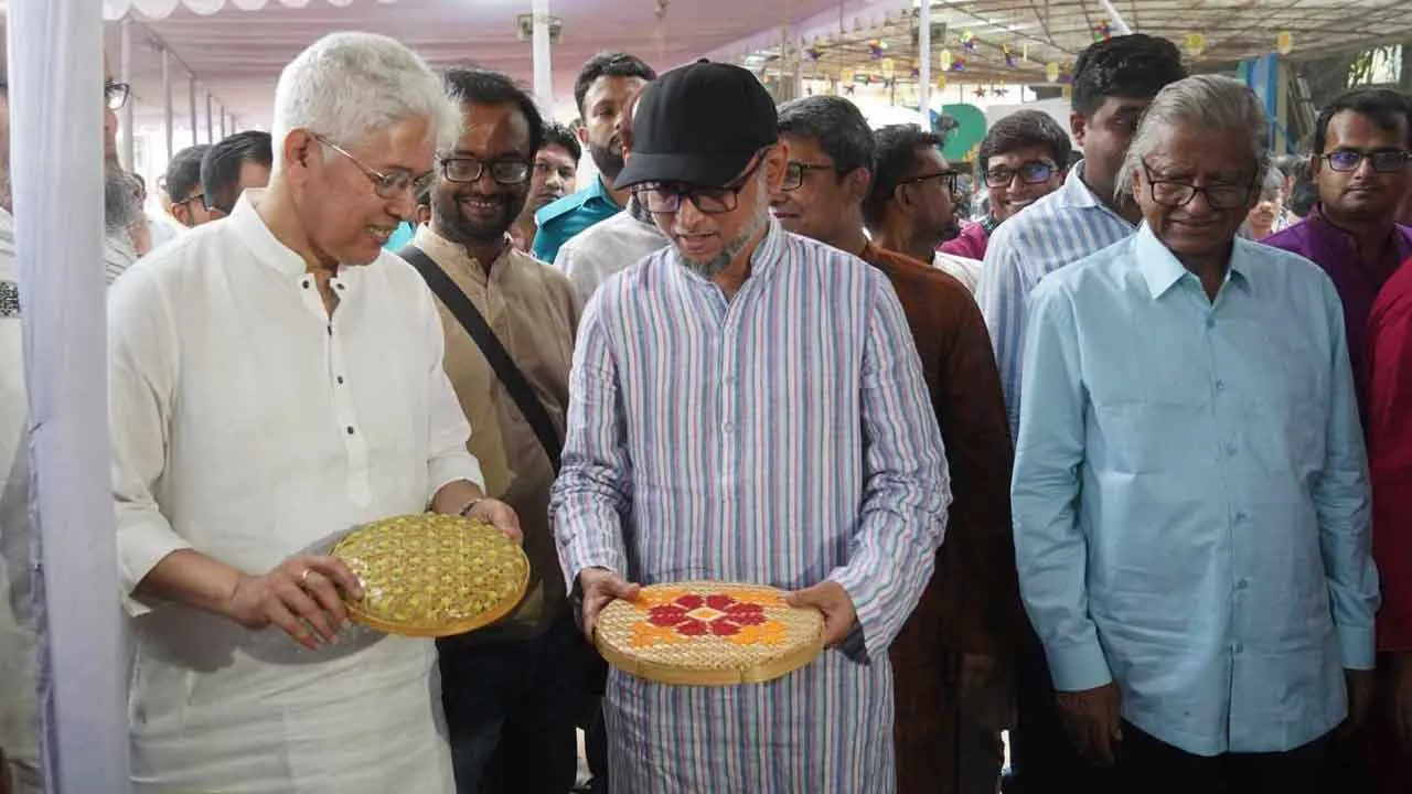 ঐক্যবদ্ধ জাতি হিসেবে ফ্যাসিবাদ উত্তর বাংলাদেশে দাঁড়িয়েছি আমরা : আদিলুর রহমান খান
