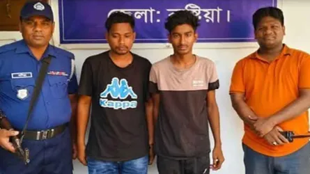 চাচির গোসলের ভিডিও ধারণ করে চাঁদা দাবি, দুই ভাই আটক