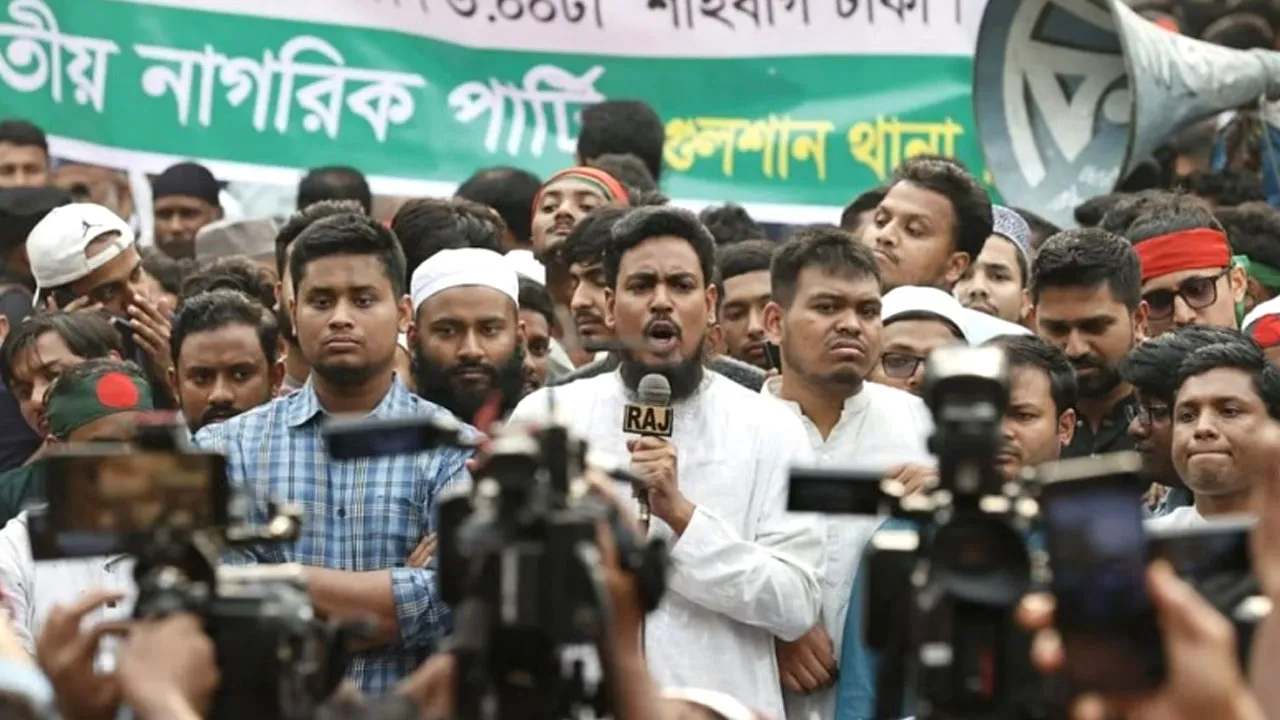 আওয়ামী লীগকে রাজনীতি করতে দেয়া হবে না : আখতার হোসেন