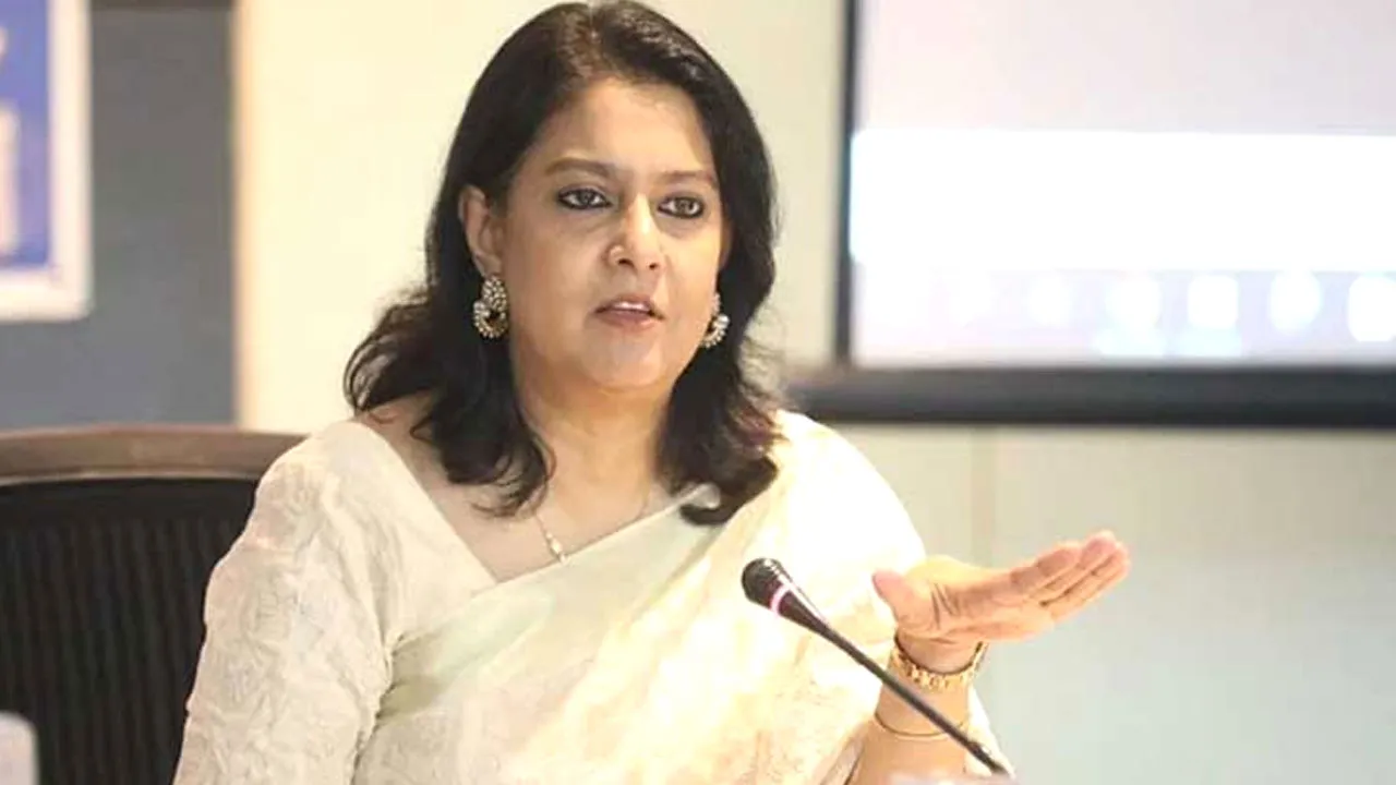 উন্মুক্ত স্থানে বর্জ্য পোড়ালে কঠোর ব্যবস্থা : পরিবেশ উপদেষ্টা