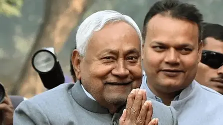 নারী চিকিৎসকের হিজাব খুলে ফেলা নিয়ে বিতর্কে বিহারের মুখ্যমন্ত্রী নীতীশ কুমার