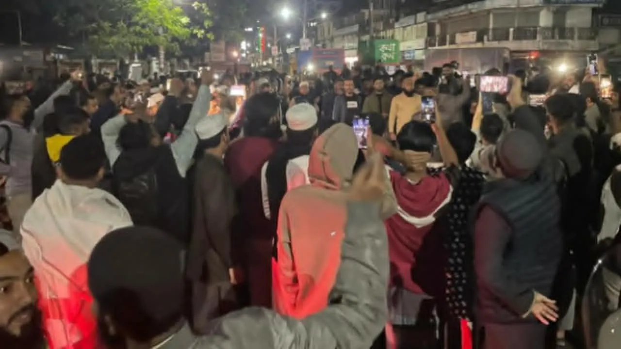 হাদির মৃত্যু সংবাদে সিলেটে বিক্ষোভ