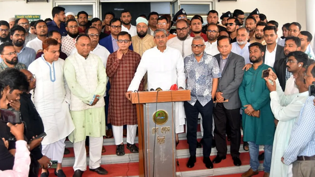 সিলেট সার্কিট হাউজে বৈঠক শেষে ৩ মন্ত্রীর প্রেস ব্রিফিং