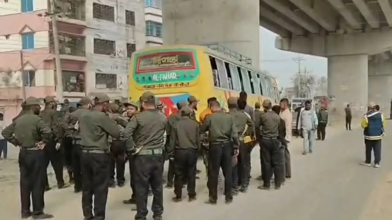 ব্রাহ্মণবাড়িয়ায় বাস দুর্ঘটনায় আহত ১১ আনসার