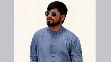 ‘শিক্ষকের মতো থাকেন, না হলে কান বরাবর পড়বে’