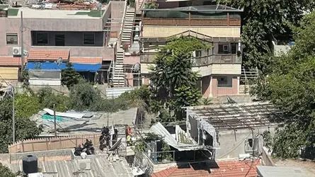 পূর্ব জেরুজালেমে আবাসিক ভবন গুঁড়িয়ে দিলো ইসরাইল