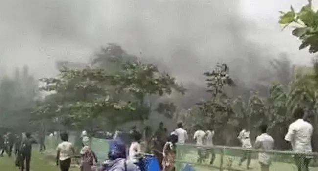 উত্তরায় বিমানবাহিনীর প্রশিক্ষণ বিমান বিধ্বস্ত, হতাহত অনেক