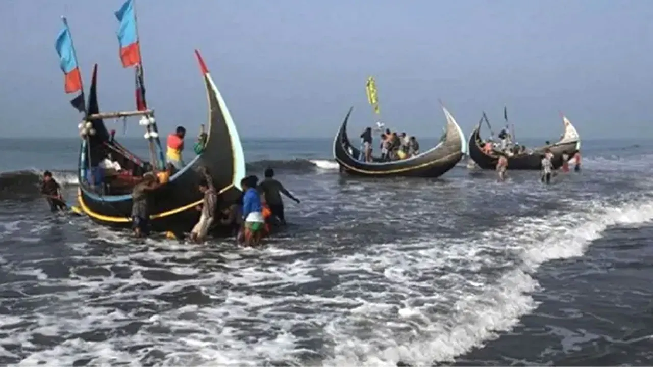 সমুদ্রে মাছ ধরায় ৫৮ দিনের নিষেধাজ্ঞা