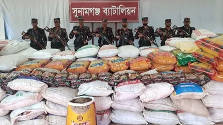 সুনামগঞ্জে যৌথ-বাহিনীর অভিযানে ৪০ লাখ টাকার অবৈধ ভারতীয় পণ্য উদ্ধার