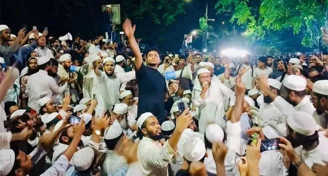 আ’লীগকে নিষিদ্ধের দাবিতে যমুনার সামনে অবস্থান কর্মসূচি সকালেও অব্যাহত
