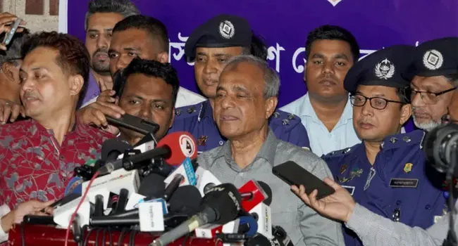 আইনশৃঙ্খলা বাহিনী ছাড়া কোনো অভিযান চালানো যায় না : স্বরাষ্ট্র উপদেষ্টা