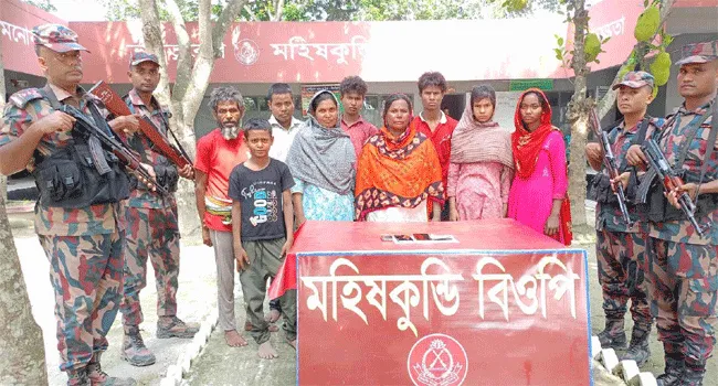 কুষ্টিয়া সীমান্তে ৯ জনকে পুশইন করল বিএসএফ