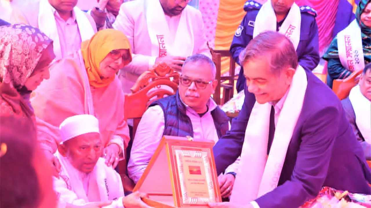 শিক্ষার উন্নয়ন ছাড়া কোনো জাতি মাথা উঁচু করে দাঁড়াতে পারে না : শিক্ষা উপদেষ্টা