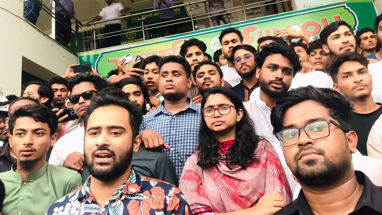 জুলাই ঘোষণাপত্র হবে বাংলাদেশের মুক্তির সনদ : হাসনাত আব্দুল্লাহ