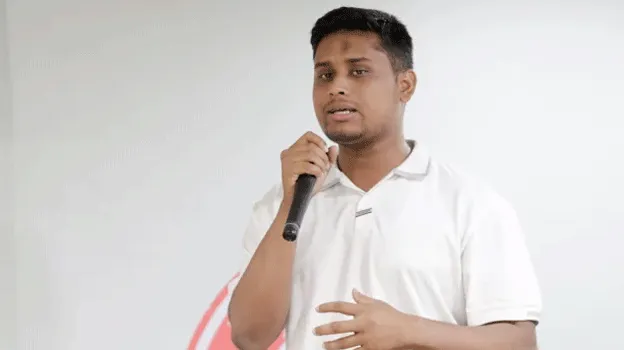 ভোট বিক্রি করে আমরা মালিক থেকে গোলাম হয়ে যাই : হাসনাত আব্দুল্লাহ