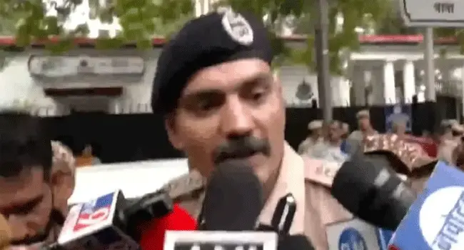 বিরোধী সংসদ সদস্যদের আটকের কারণ জানালো দিল্লি পুলিশ