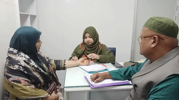 আরকে মিশন রোড এলাকায় বিজয় দিবসে বিনামূল্যে চিকিৎসা