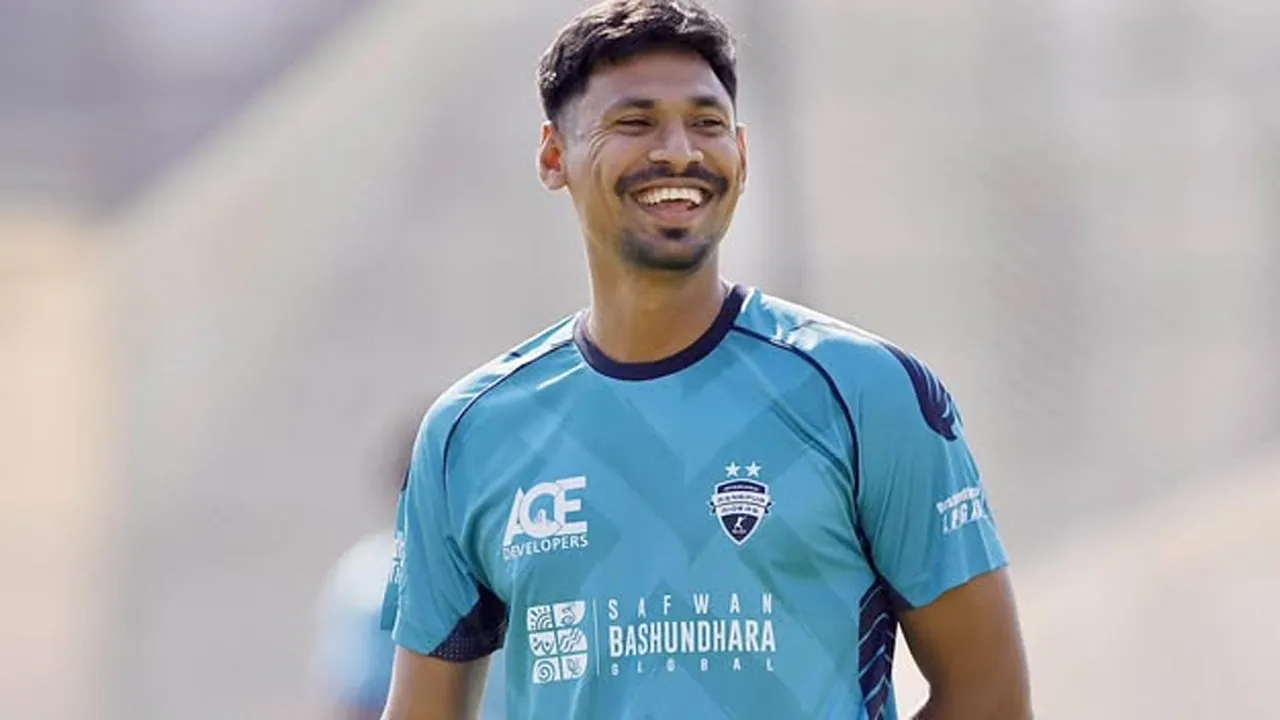 প্রথম বাংলাদেশী হিসেবে দ্য হান্ড্রেডে খেলবেন মোস্তাফিজ
