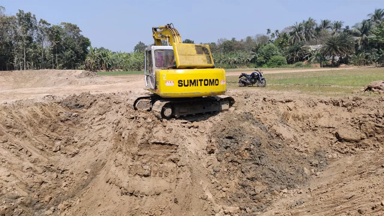 নগরকান্দায় ফসলি জমির মাটি কাটায় জরিমানার পরও থামছে না দৌরাত্ম্য