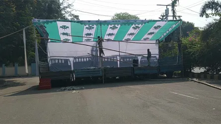 আ’লীগ নিষিদ্ধের দাবিতে সমাবেশ, চলছে মঞ্চ নির্মাণের কাজ