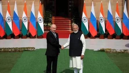 মোদি-পুতিন বৈঠকে প্রতিরক্ষা, বাণিজ্য ও ইউক্রেন নিয়ে আলোচনা