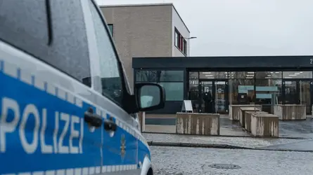 জার্মানিতে হিজাব পরে বিচারকের দায়িত্ব পালনে নিষেধাজ্ঞা