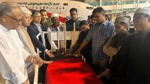 হিমাগারে নেয়া হচ্ছে হাদির লাশ