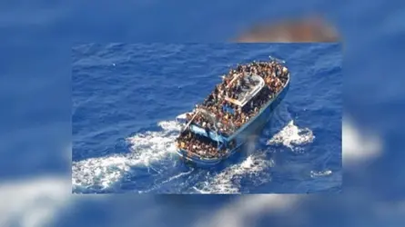 মালয়েশিয়া-থাই সমুদ্রসীমায় বাংলাদেশীসহ ৯০ অভিবাসীকে নিয়ে নৌকাডুবি