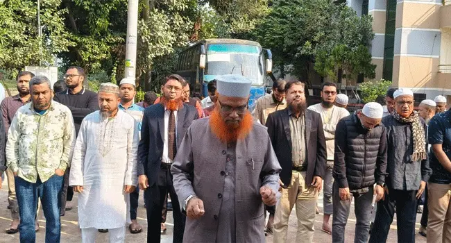 কুমিল্লা সেন্ট্রাল মেডিক্যাল কলেজে হাদির গায়েবানা জানাজা