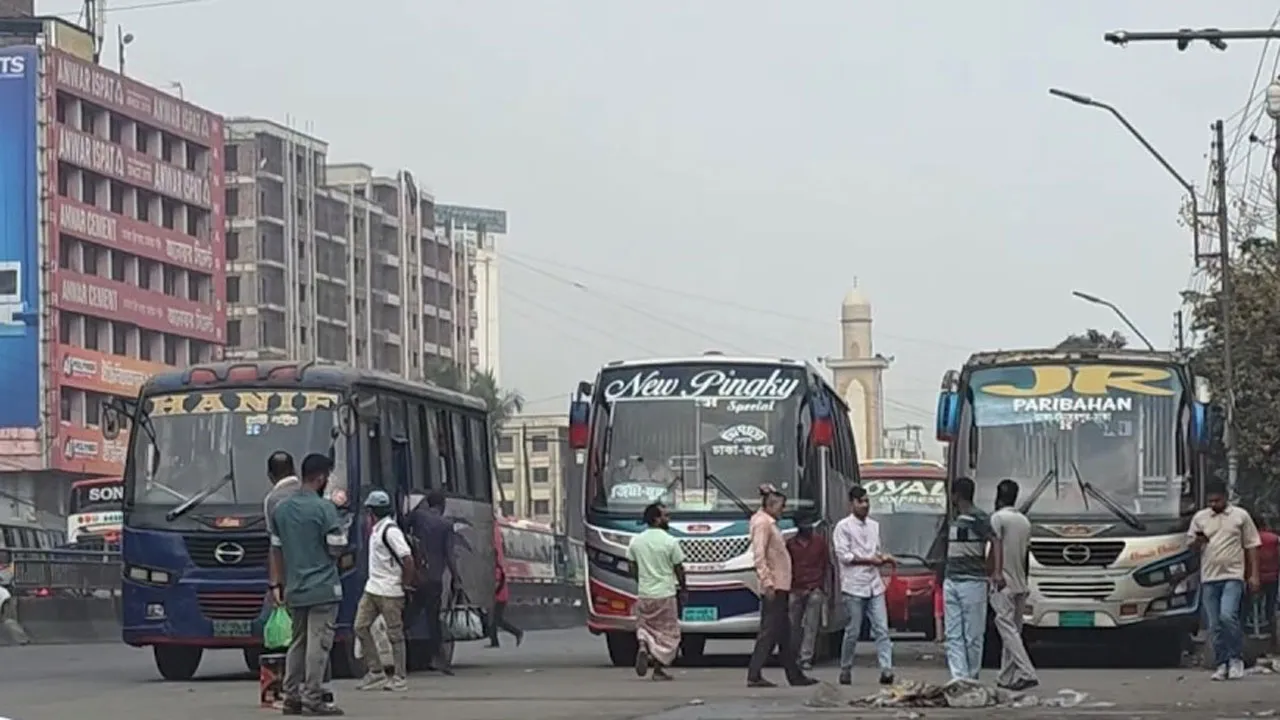 ঈদযাত্রায় চাপ নেই গাবতলীতে, সহজে মিলছে টিকিট