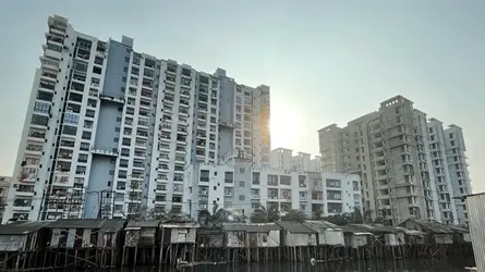 মাটির নিচে বসে যাবে কলকাতা?