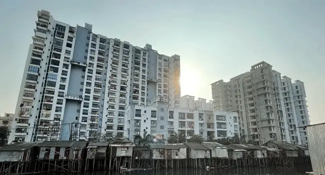 মাটির নিচে বসে যাবে কলকাতা?