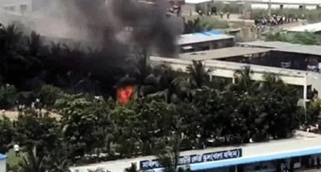 বাংলাদেশের বিমান দুর্ঘটনার খবর আন্তর্জাতিক গণমাধ্যমে