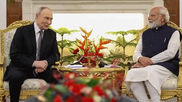 ট্রাম্পের আপত্তির পরও ভারতকে নিরবচ্ছিন্ন জ্বালানি দিতে চায় রাশিয়া