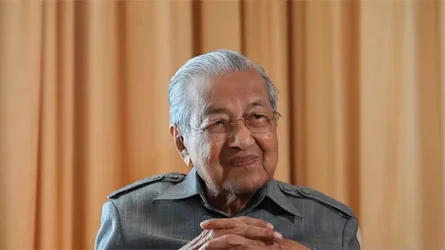 হাসপাতাল থেকে ছাড়পত্র পেলেন মাহাথির মোহাম্মদ