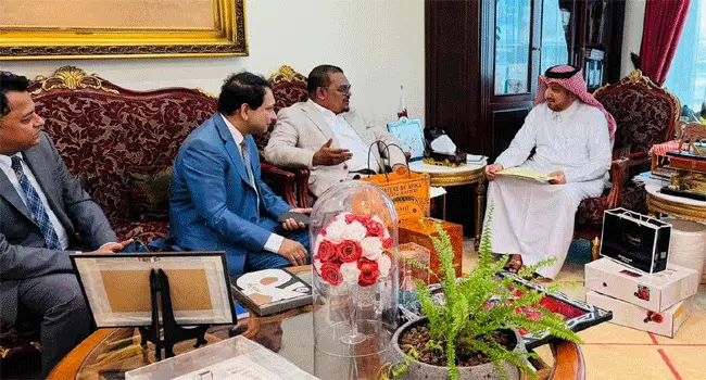 কাতার আমিরকে বাংলাদেশের মৌসুমি ফল উপহার বিএনপির