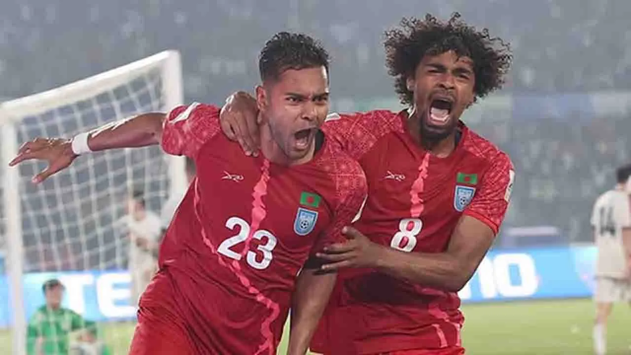 আজ দলের সাথে যোগ দেয়া হচ্ছে না হামজার, বাড়ছে অপেক্ষা