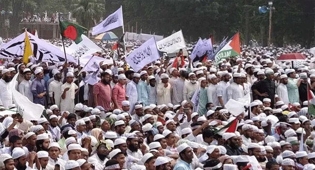 কুরআন-সুন্নাহবিরোধী নীতি বাস্তবায়ন না করার আহ্বান হেফাজত নেতাদের